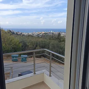 top-floor-apartment-with-sea-view.rethymnohotels.net/
